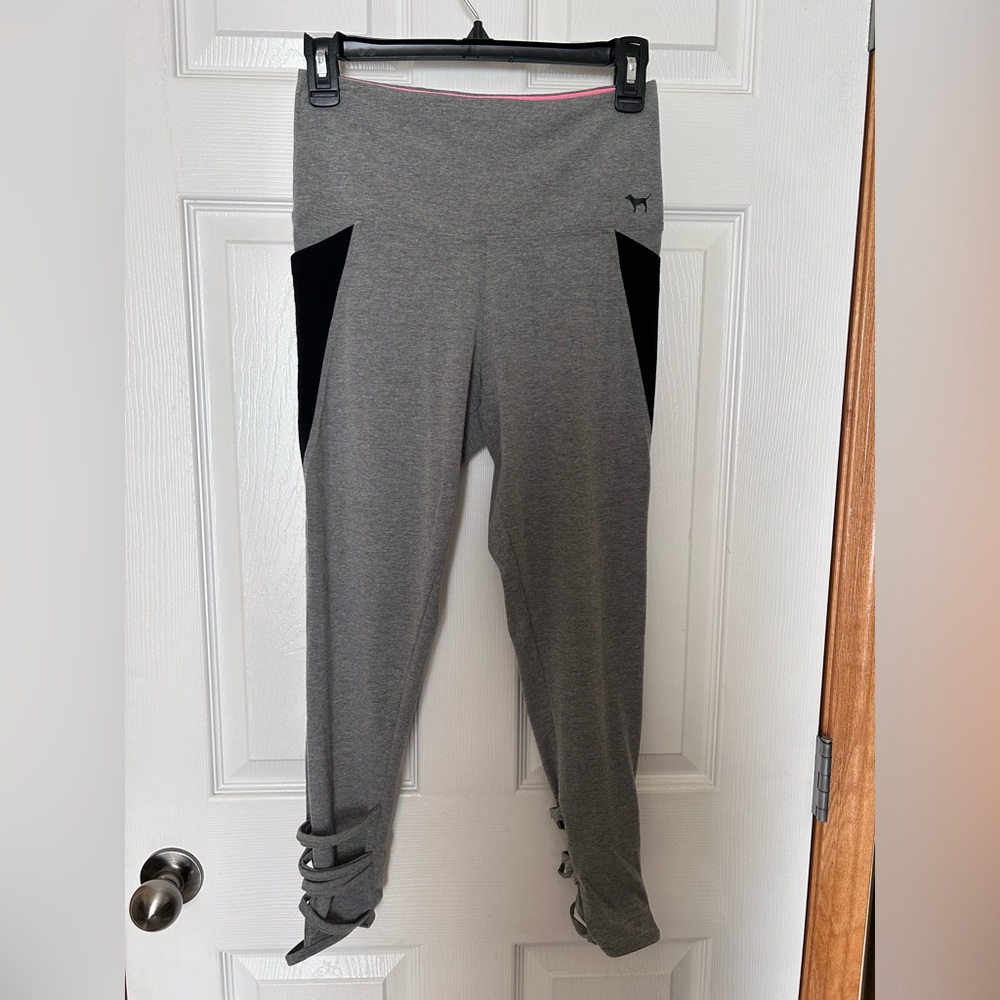 Victoria’s Secret PINK workout leggings with pockets